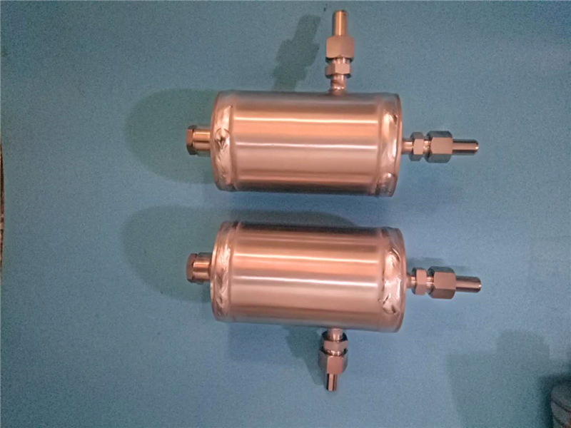 集氣器